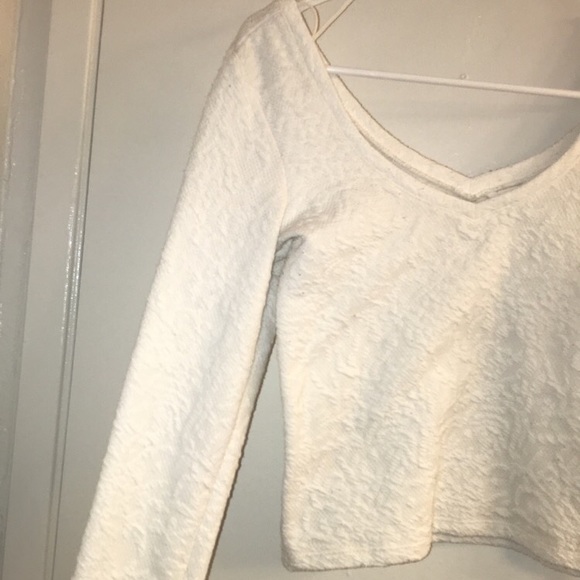 NWOT Bethany Mota White Textured Fitted Crop Top - Picture 3 of 4